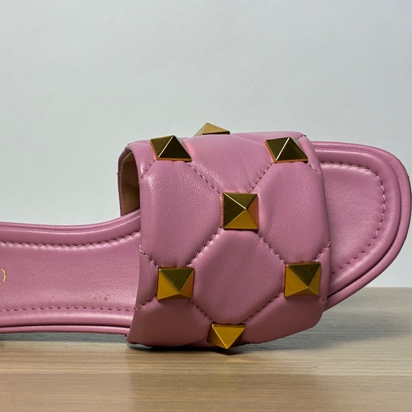 AUTHENTIC Valentino Garavani Rockstud Quilted Slide Sandals—Pink - Picture 3 of 7